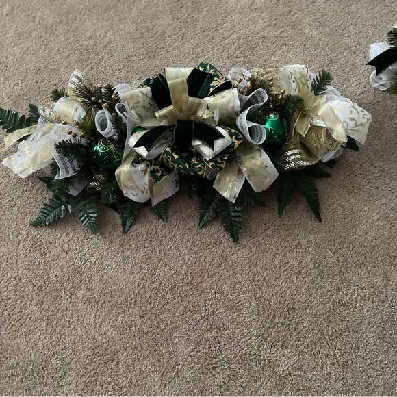 Elegant Three Piece Holiday Garland with Gold and Green Accents - Picture 5 of 7